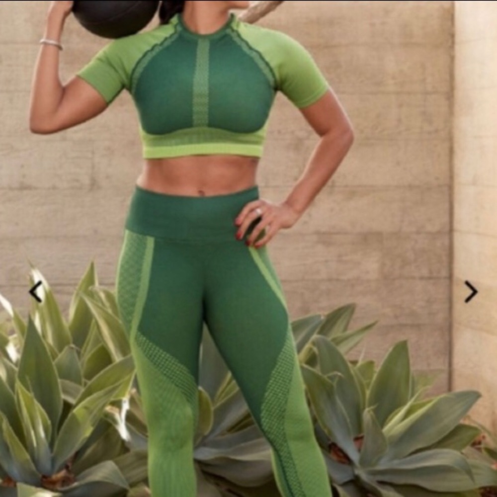 Fabletics Vision 2-Piece Set Green Size M